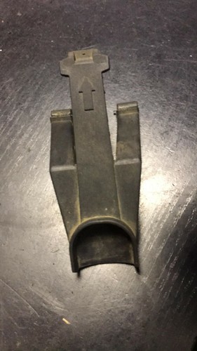 BMW Original E30 E32 E34 Benzin Kühler Halterung Träger 1709332