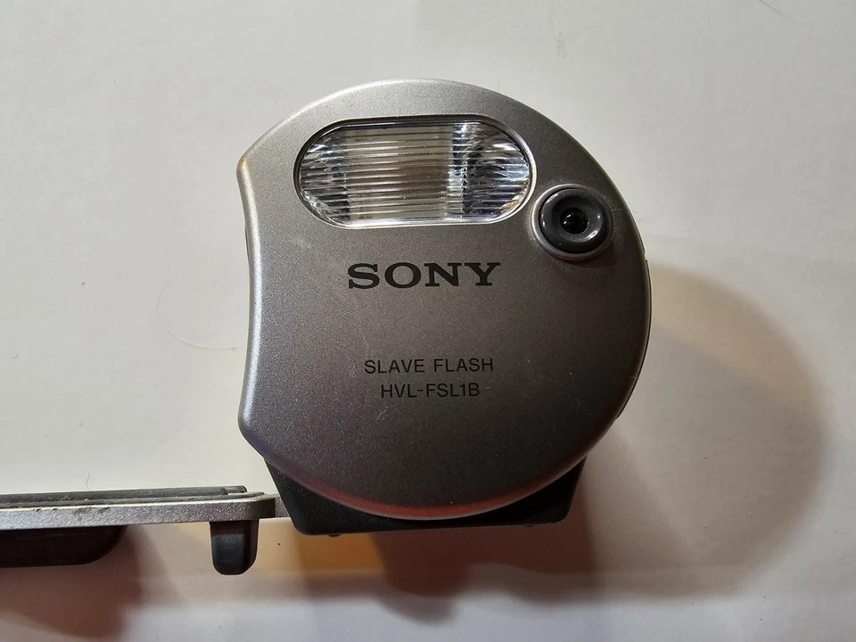 Sony Cyber-Shot HVL-FSL1 Slave Flash HVL-FSL1A - Image 2 of 4