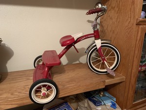 radio flyer 33p girls classic pink dual deck tricycle