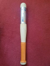 Aresson dictator rounders bat