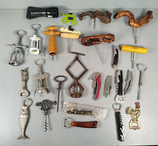 Lot 22 TIRE BOUCHONS Decapsuleurs LIMONADIERS BISTROT Racines Vin Boisson C21
