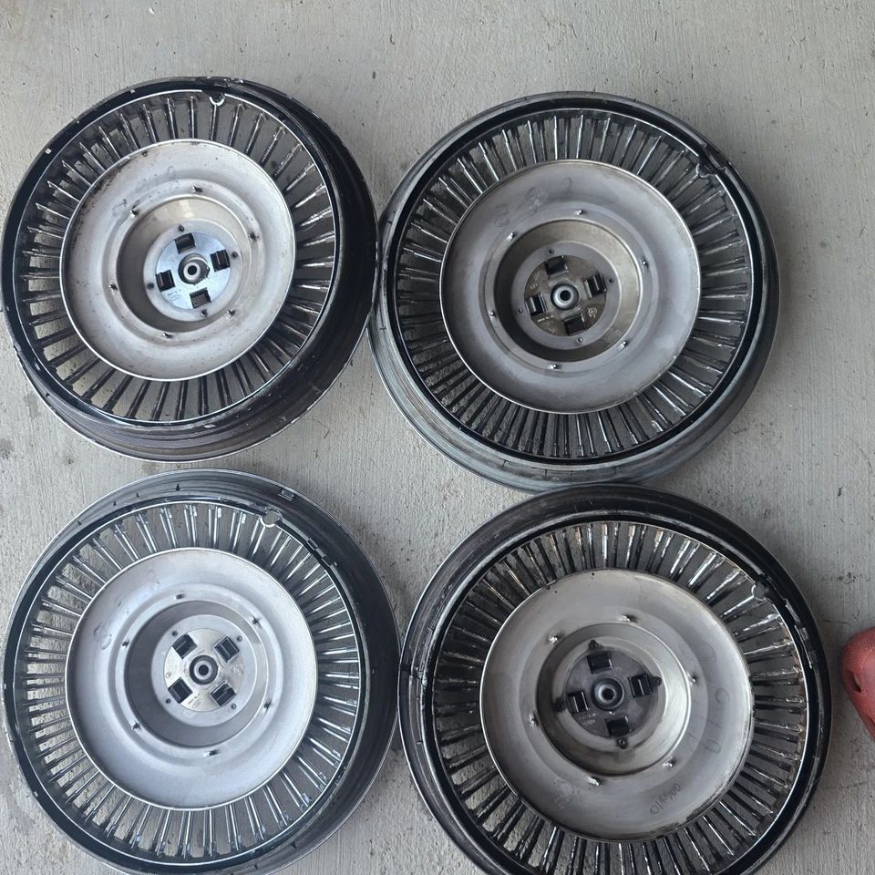 Tapacubos cubiertas de rueda Ford/Lincoln/Mercury de 15 pulgadas Foto 2 de 4