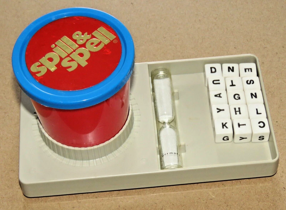 Vintage 1972 Parker Brothers SPILL & SPELL 15 Letter Cube Crossword Game no box - Image 2 of 4