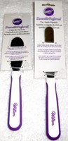 Wilton Spatulas - Set Of 2 - 9 Angled & Cupcake Spatula Wilton Spatulas - Set Of 2 - 9 Angled & Cupcake Spatula