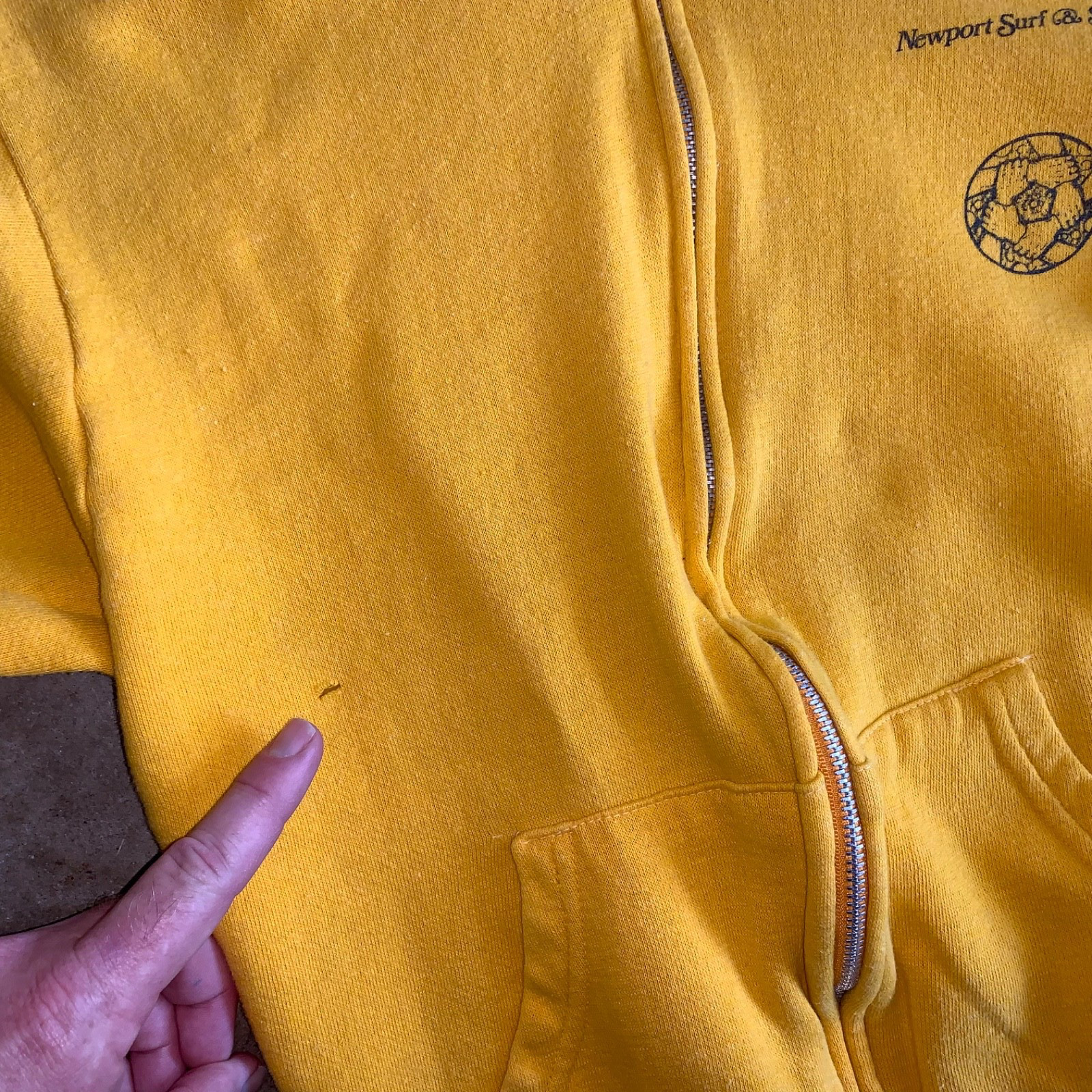 70s VINTAGE NEWPORT BEACH CALIFORNIA SURF & SPORT SURF SHOP SWEATSHIRT SZ S 80s