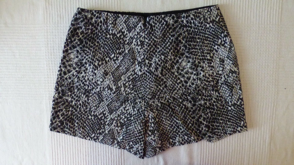 Topshop шорты юбка змея ассиметричный спереди Y2K черный белый размер Великобритании 8 - Изображение 2 из 4
