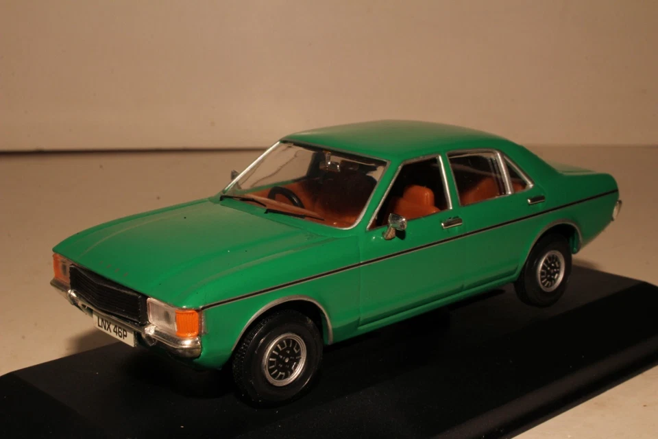 Corgi Vanguards 1:43 Scale Ford Granada 2.5 V6 L, Modena Green - Image 2 of 4