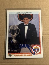 SERGEI MAKAROV Calgary Flames Signed #202 1990-91 Upper Deck Calder Card Auto