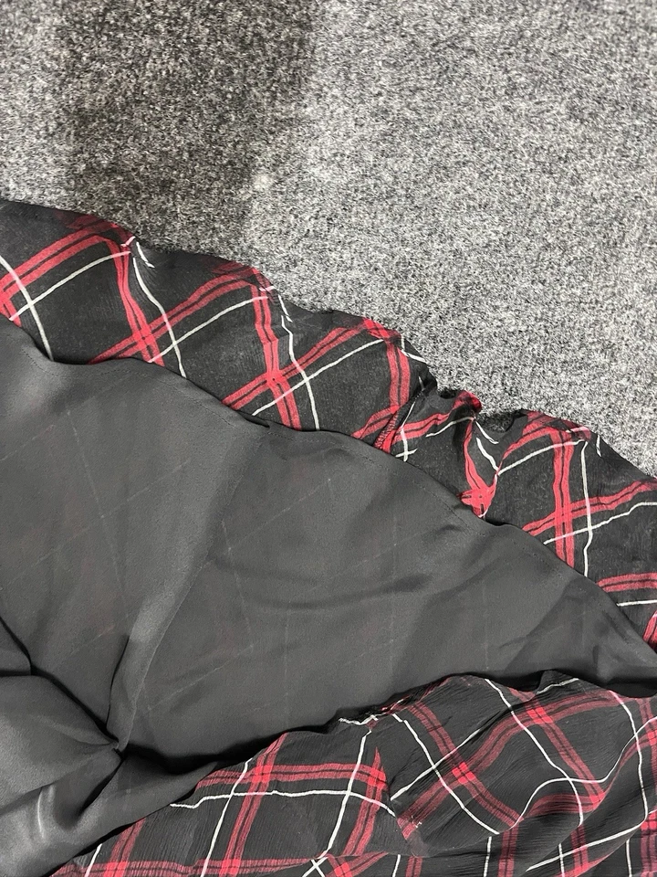 Jones New York 100% Silk Size 16 Flowy Midi Skirt Black Red Tartan Plaid Goth - Image 4 of 4