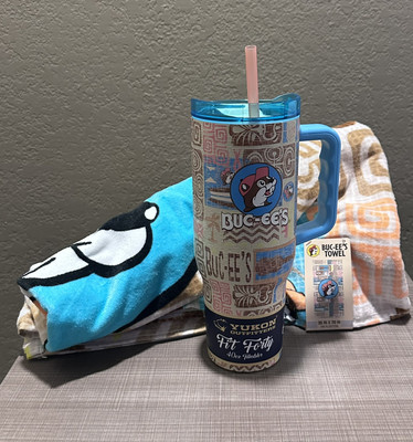 Buc-ee s Bucees 40oz Limited Edition Tiki Tumbler & Beach Towel Set