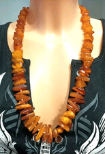Ancien Grand Collier En Ambre Jaune Orange .
