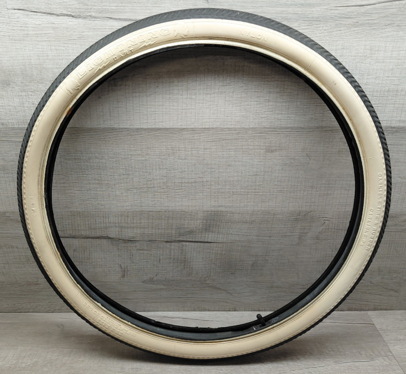 Vintage 50's 26 x 2.125" Carlisle Lightning Dart White Wall Bicycle Tire & Tube