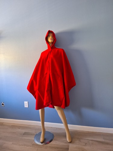 Alpaca Womens Hooded Button Up Cloak/Poncho/Cape PERU RED Classy 39X57 inches - Picture 4 of 9
