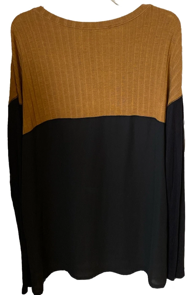 SUÉTER COSTELA ACONCHEGANTE MARROM RICO SANTUÁRIO COM MANGAS DE MALHA PRETA E COSTAS TAMANHO XL - Imagem 3 de 4