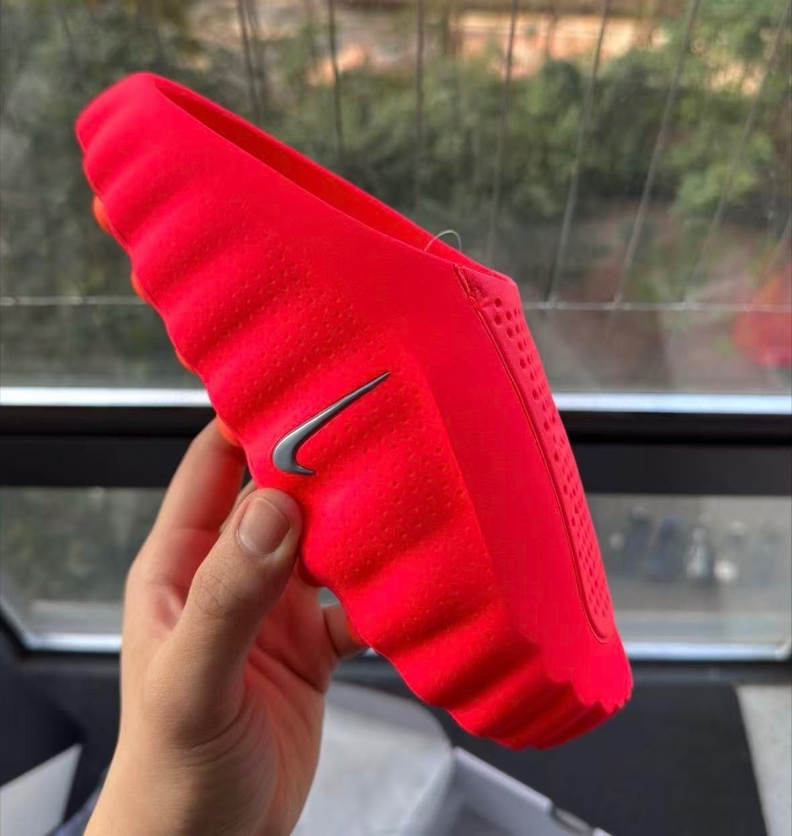 Nike Mind 001 テクノロジースタイル スリッパ Nike Mind 001 Comfortable And Fit-Tight Tech Style Slippers For
