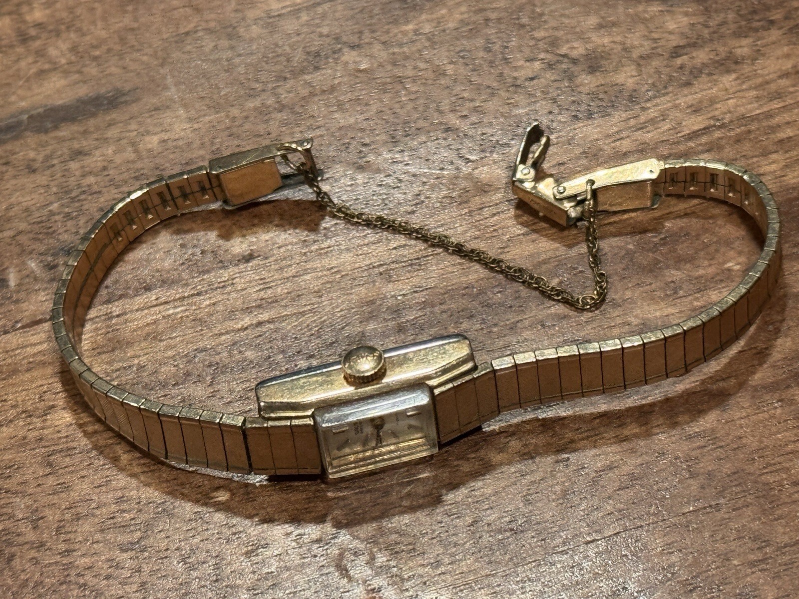 Vintage Gruen Precision Women’s Watch – Gold Tone Bracelet – Untested