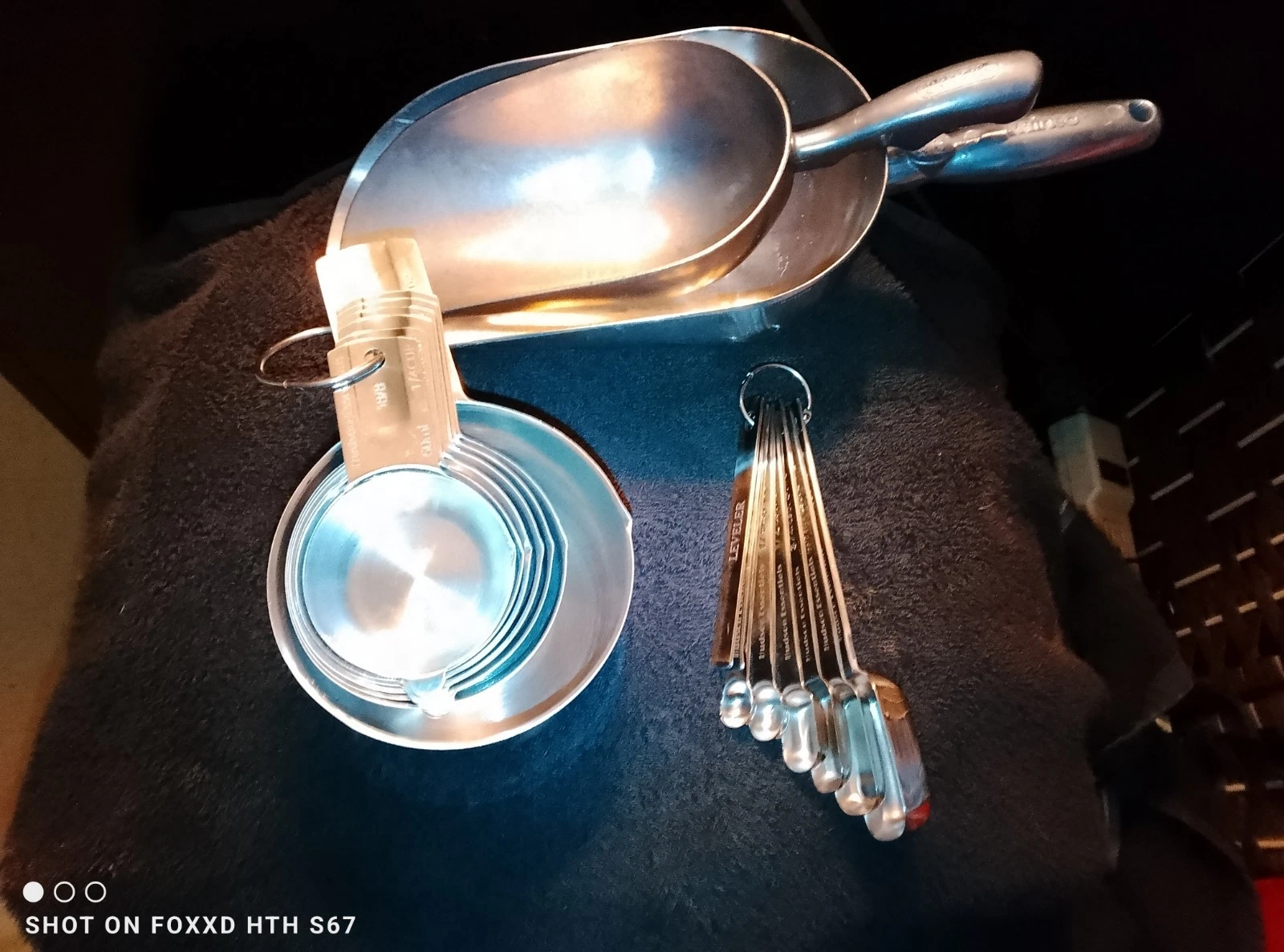 Hudson Essentials Stainless Steel Measuring Cups and Spoons Set (15 Piece Set)
Opens in a new window
