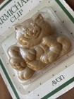 1985 Vintage Avon Carmichael's Clip Kitty Cat Tabby - Plastic  — photo 4