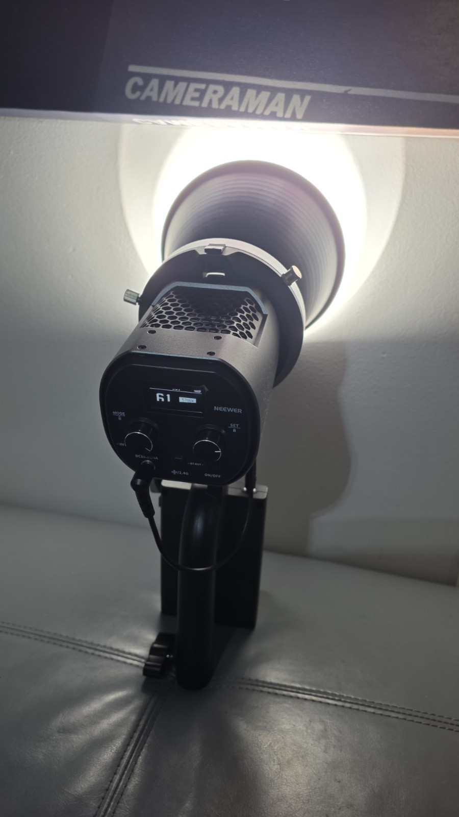 NEEWER MS60B 65W LED Light w/App, Bowens Mount, 2700K-6500K, Silver