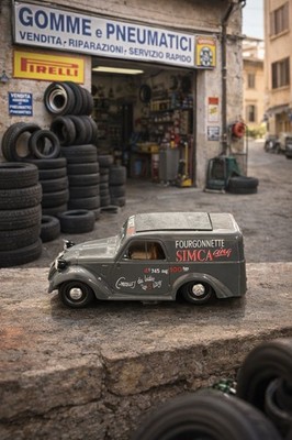 Brumm R244 - Simca 5 Furgoncino - 1:43 - Salone dell'auto do Parigi