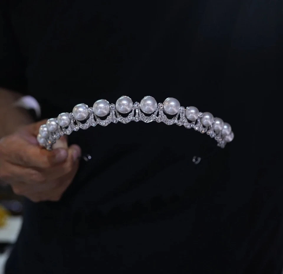 Elegant pearls Wedding Tiaras Headpices Brides Hair Accessory - Image 4 of 4