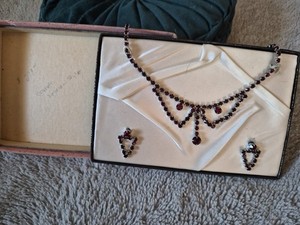 ANTIQUE VICTORIAN BOHEMIAN GARNET NECKLACE EARRINGS SET