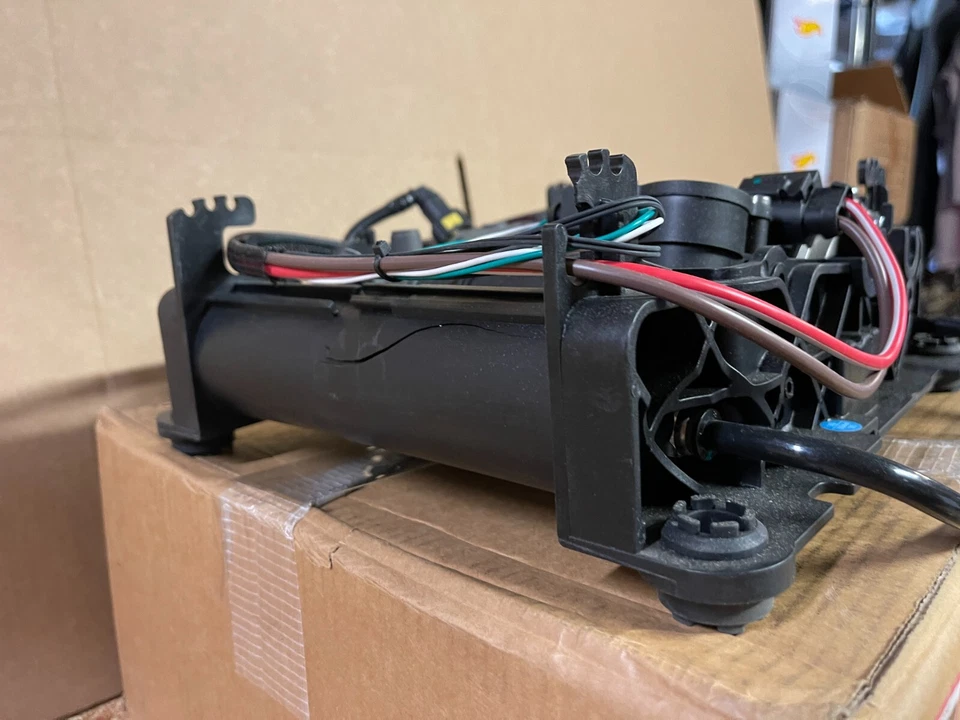 Dorman - OE Solutions Suspension Air Compressor 949-920 Fits Land Rover Range Foto 4 de 4