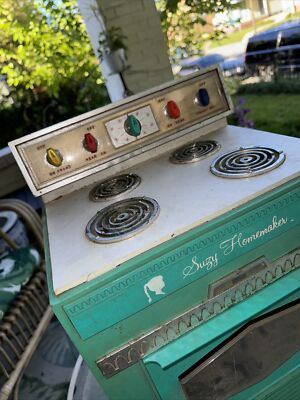 Vintage Working 1960s Suzy Homemaker Easy Bake Oven Light Works