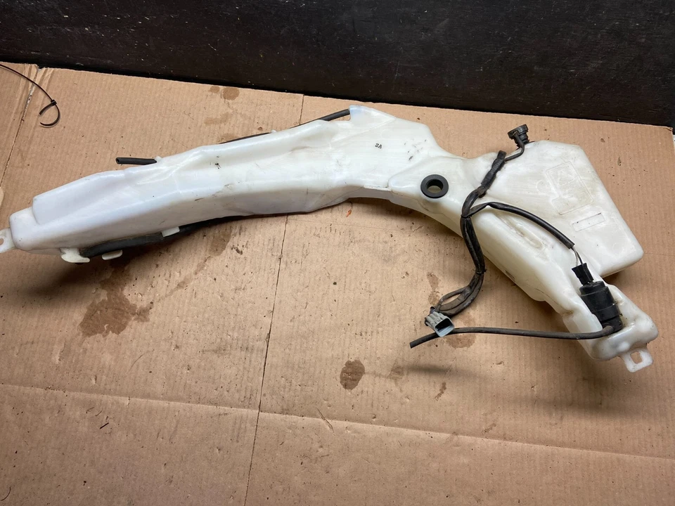 Maserati Spyder 4200 M138 2002 a 2007 parabrisas lavadora botella tanque OEM C4388 Foto 2 de 4