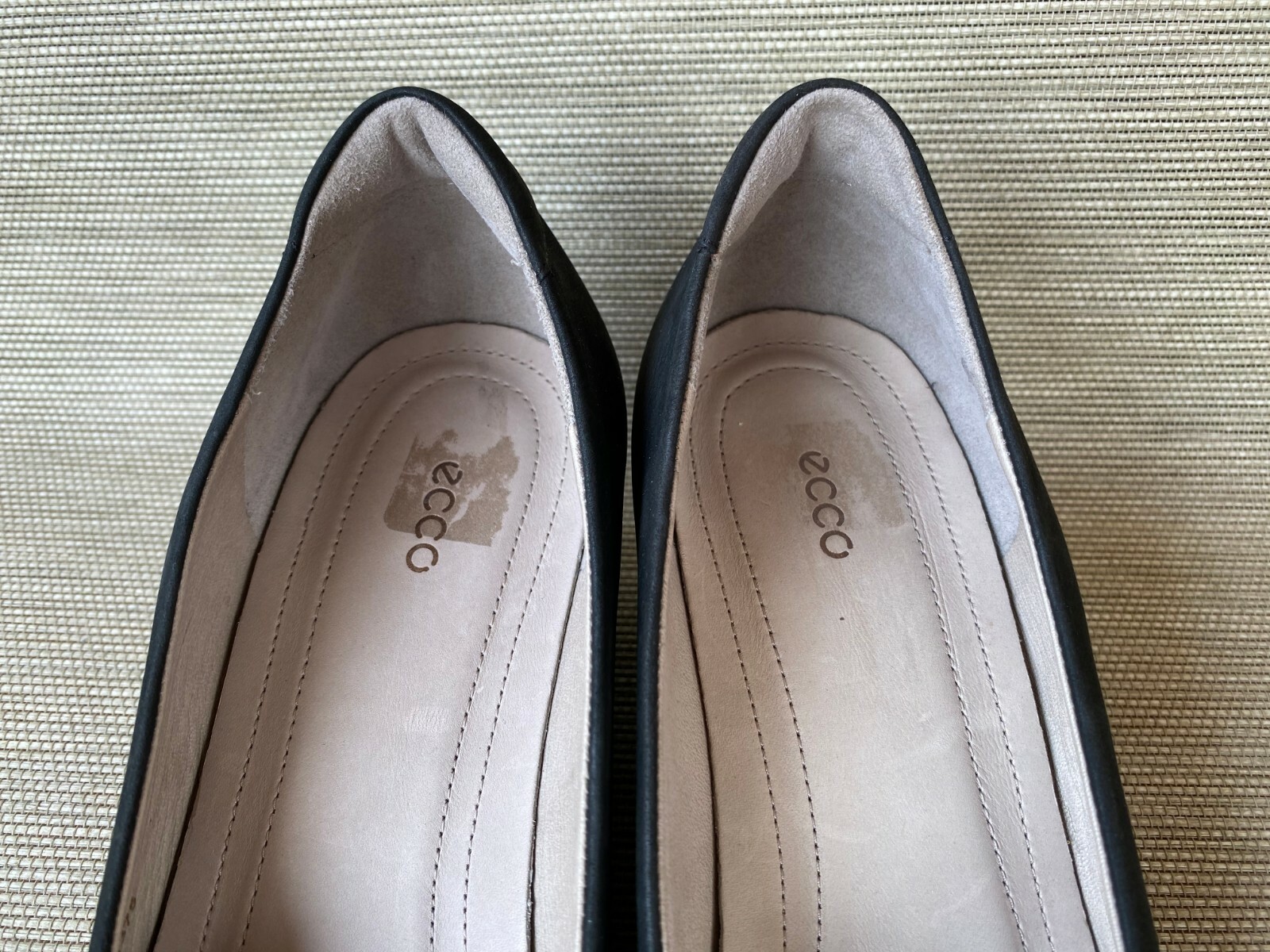 Ecco Womens Black Nubuck Leather Heel Pumps, Size 40 … Gem