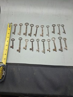(20) Vintage Antique Skeleton Keys Jeweler Steampunk Crafts Rustic Decor Lot01