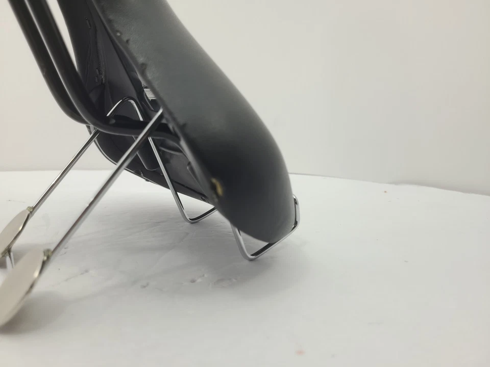 Sillín de bicicleta Bontrager Nebula negro asiento cómodo universal con herrajes Foto 4 de 4