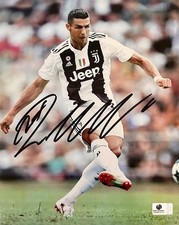 CRISTIANO RONALDO CR7 HAND SIGNED AUTOGRAPHED 8X10 PHOTO W/COA