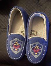The Legend Of Zelda Nintendo Unisex Silver 3D Plush Slippers Triforce sm/m