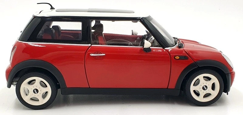 Kyosho 1/18 Scale Diecast 08553R - Mini Cooper - Red - Image 4 of 4