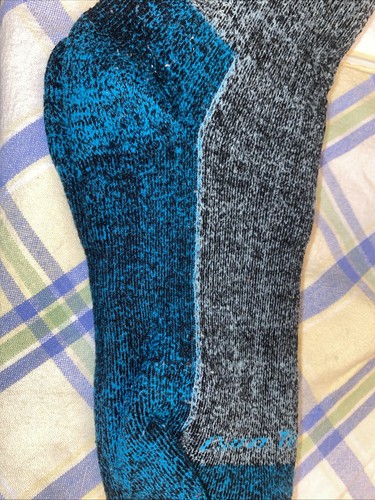 DARN TOUGH Unisex Mountaineering Over-the-Calf Heavyweight Hiking Sock  - SZ M