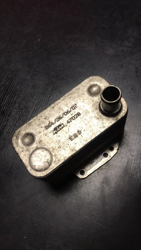 BMW E60 E61 530d 535d M57N DIESEL ÖLKÜHLER WÄRMETAUSCHER KTM 47028