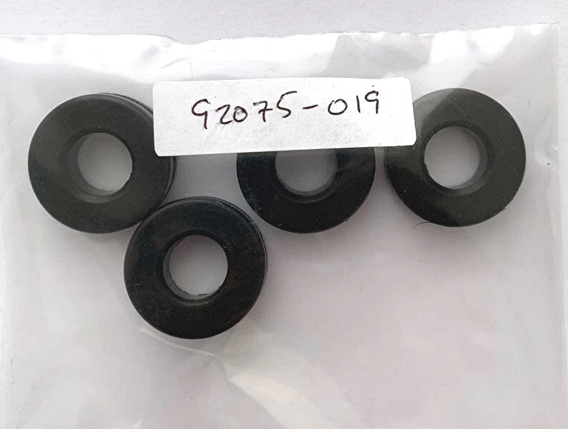 KAWASAKI G4TR KV75 F7 TANQUE DE COMBUSTIBLE GOMA AMORTIGUADORES x 4 Foto 2 de 4