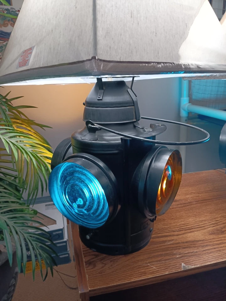 Handlan St Louis USA 4 Way Railroad Dressel Signal Lantern Table Light Lamp Vtg - Image 4 of 4