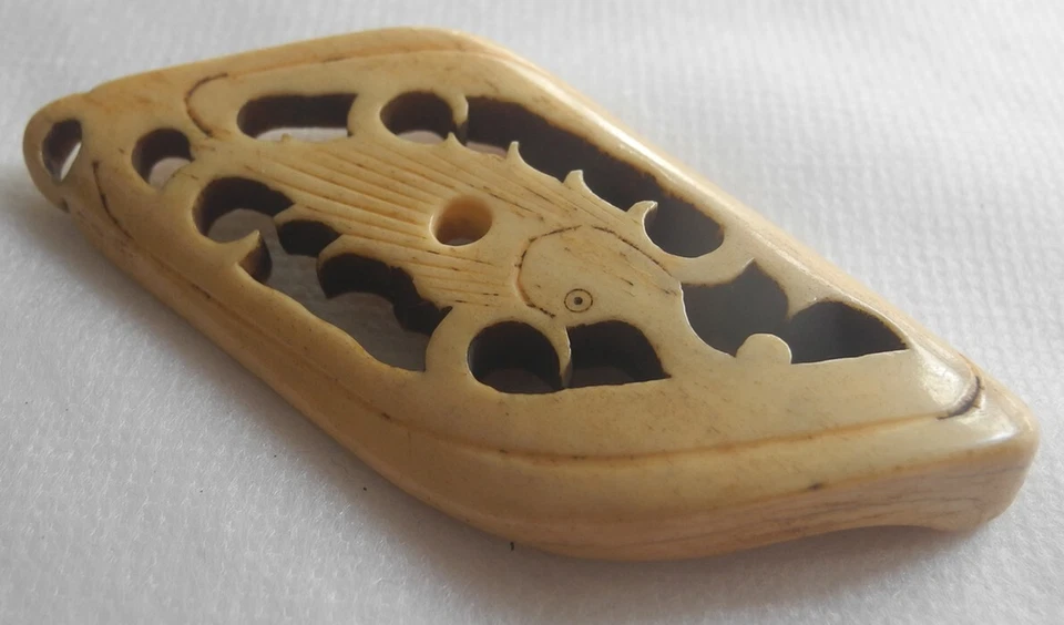 Antiguo pez Netsuke japonés trabajo abierto tallado a mano ¡Hermoso! Ojime de hueso Foto 3 de 4