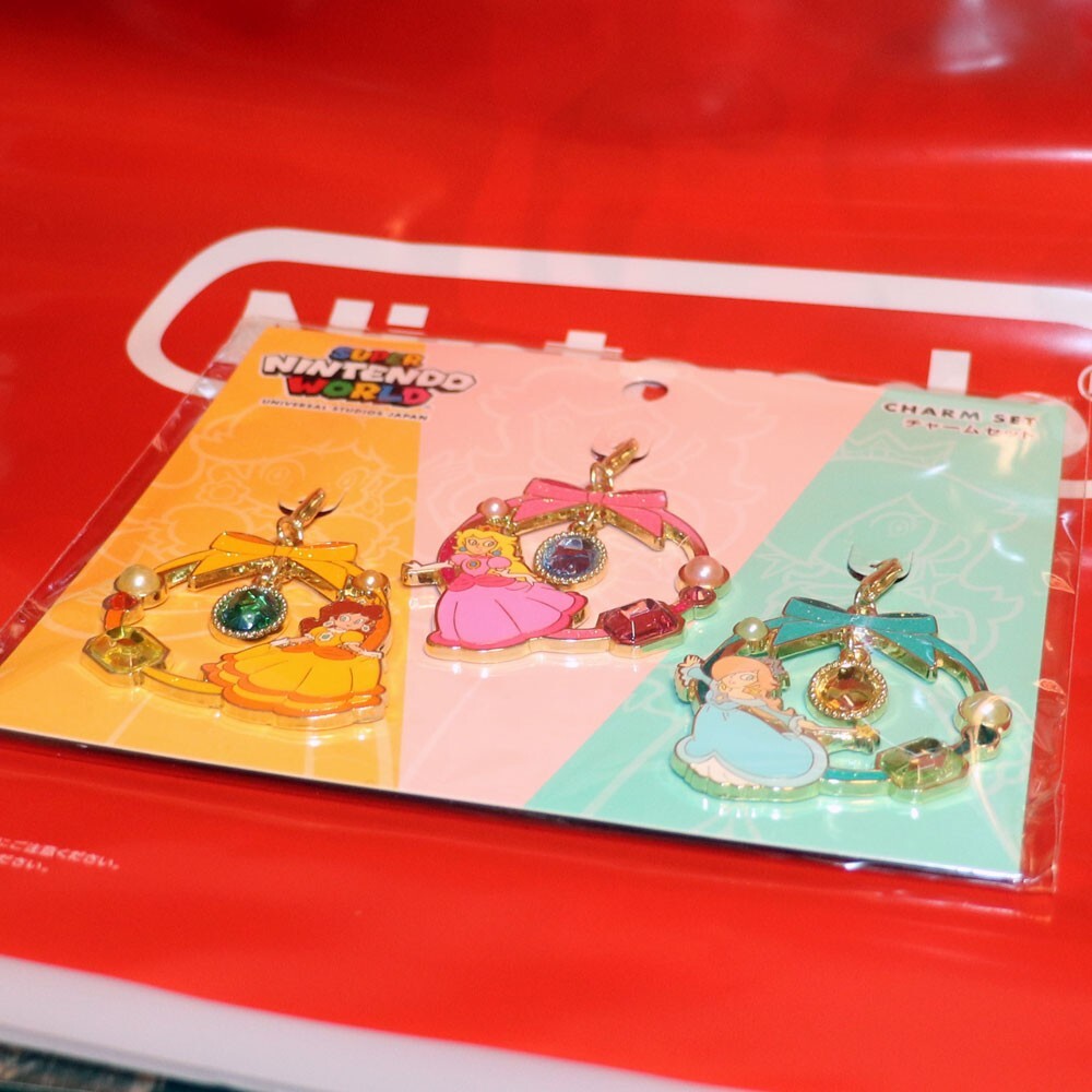 SUPER NINTENDO WORLD Princess Metal Charm set Keychain USJ JAPAN