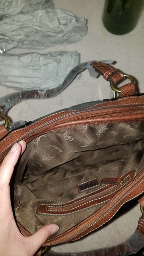 Bolso Cartera Grande B.O.C Negro/Carbón/Chocolate Coshocton Power Bank $88 - Imagen 6 de 11