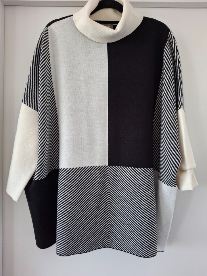 Sussan Black Cream Roll Neck Boxy Oversized Jumper XS/S (Fits up to M) EUC