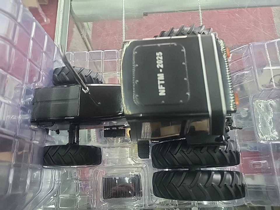 Ertl International 1/16 Black Chase Unit 5088  2025 National Farm Toy Museum  - Image 4 of 4