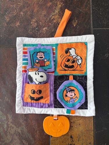 Peanuts Halloween Snoopy Deluxe On The Go Crinkle Square w/Teether Baby Toy