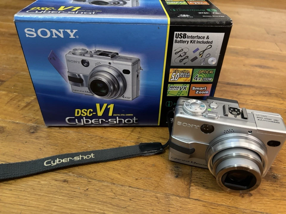 Cámara digital Sony Cyber-shot DSC-V1 5 MP 4x zoom óptico con lente ¡probada! ¡Funciona! Foto 3 de 4