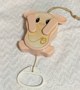 VINTAGE TOMY PEEK A BOO BUNNY PULL STRING TOY WORKS 1980 (N16)