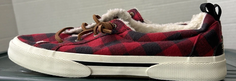Zapatillas deportivas a cuadros rojas y negras Sperry con forro de piel sintética para mujer talla 6,5 usadas en excelente estado Foto 3 de 4