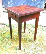 ANTIQUE COUNTRY HEPPLEWHITE ONE DRAWER STAND IN ORIGINAL FINISH