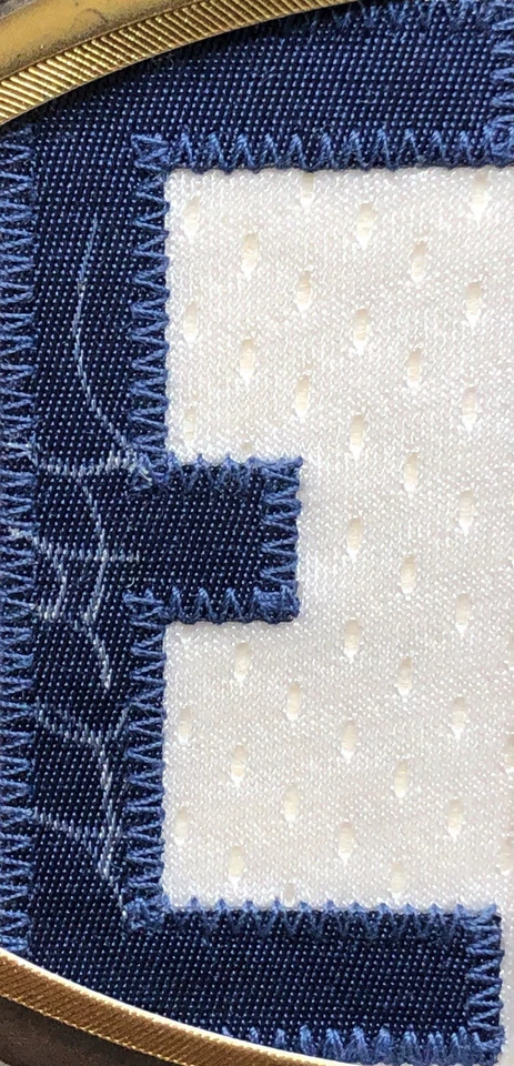 2009 UD ICONS Adrian Gonzalez LETTERMEN /5 ON PATCH AUTO E GOLD SSP #IL-AG (1/5) - Image 4 of 4